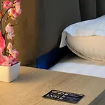 Enzo Near ティラナ