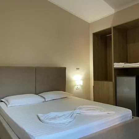 Enzo Near Hotel 4*