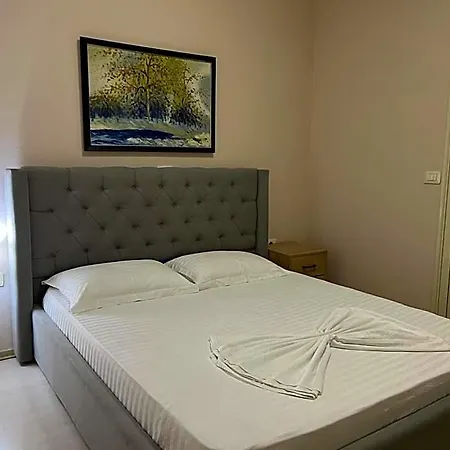 Szálloda Enzo Near Tirana